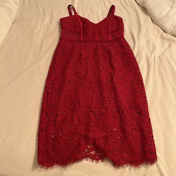 Women’s Express Lace Dress - Picture 4 of 5